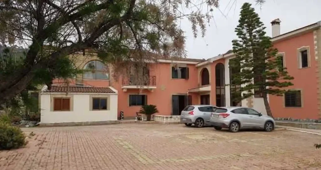 5 Bedroom House for Sale in Prastio Kellakiou, Limassol District