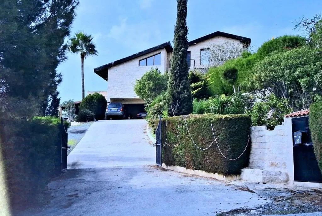 4 Bedroom House for Sale in Agios Tychonas, Limassol District