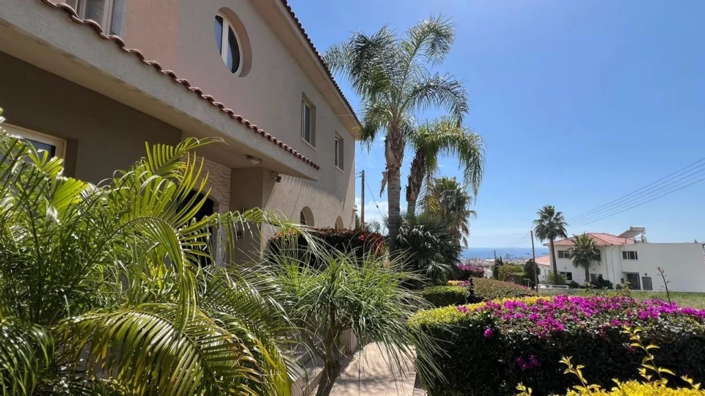 5 Bedroom House for Sale in Limassol – Agios Athanasios