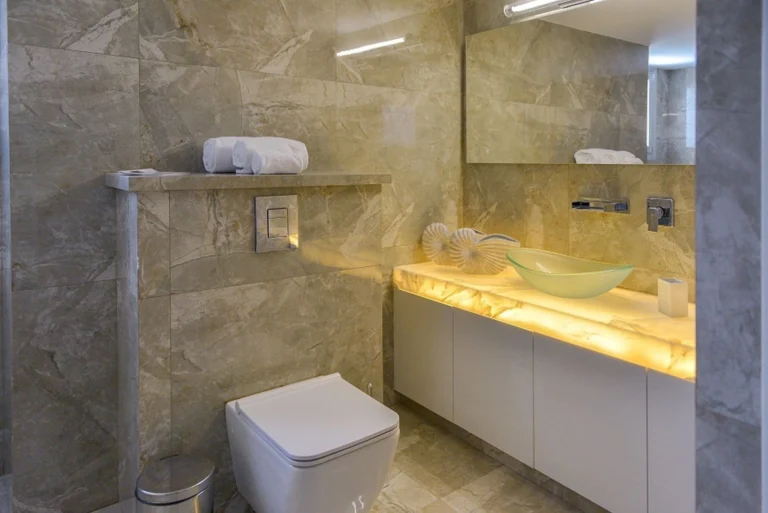 5 Bedroom House for Sale in Agios Tychonas, Limassol District