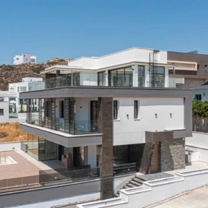 5 Bedroom House for Sale in Limassol – Mesa Geitonia