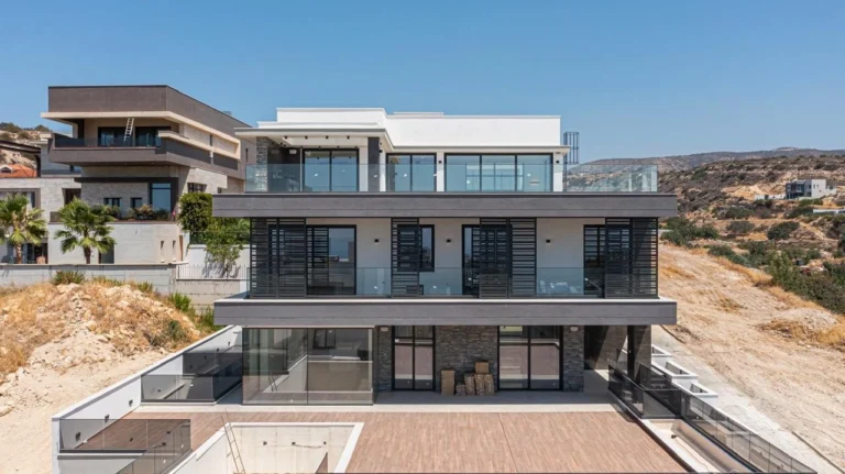 5 Bedroom House for Sale in Limassol – Mesa Geitonia