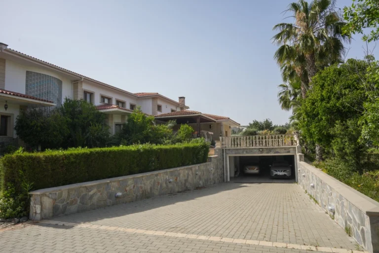 5 Bedroom House for Sale in Alethriko, Larnaca District