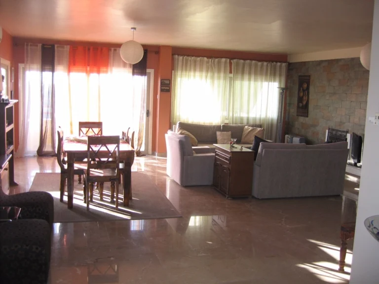 4 Bedroom Apartment for Sale in Agioi Omologites, Nicosia District