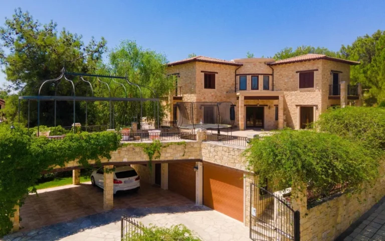 5 Bedroom House for Sale in Agia Paraskevi, Limassol District