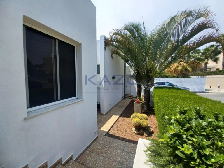 387m² House for Sale in Agios Tychonas, Limassol District