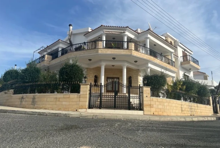 6+ Bedroom House for Sale in Empa, Paphos District