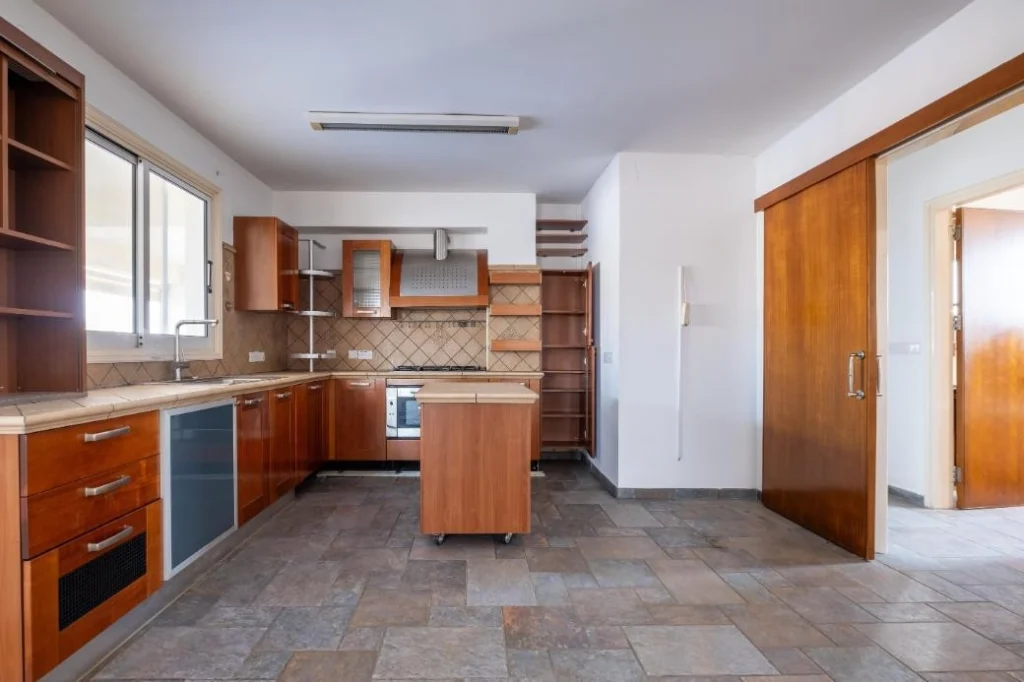 Κτίριο 497m² προς πώληση στην Έγκωμη, Επαρχία Λευκωσίας