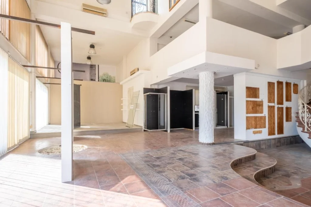 952m² Building for Sale in Engomi, Nicosia District