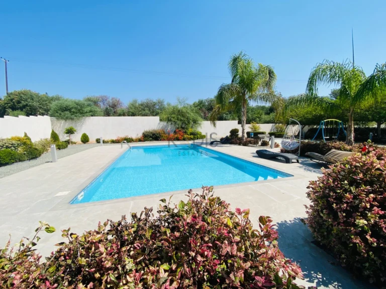 3 Bedroom Apartment for Sale in Agios Tychonas, Limassol District