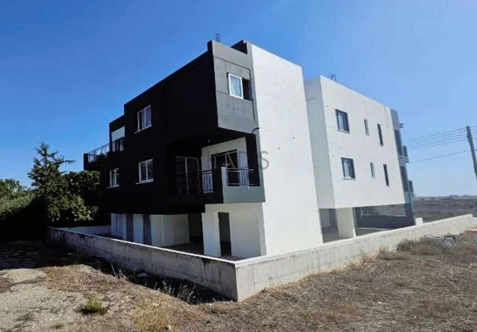 721m² Building for Sale in Meneou, Larnaca District