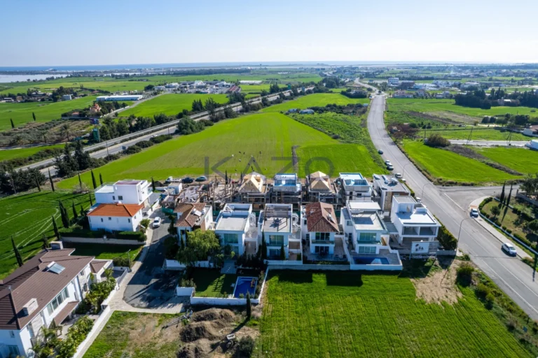 Cheap Houses and Villas for Sale Larnaca up to 600000 euro