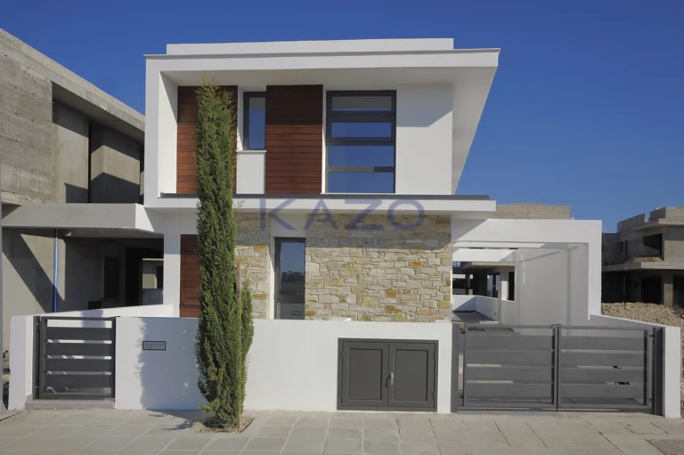 5 Bedroom House for Sale in Oroklini, Larnaca District