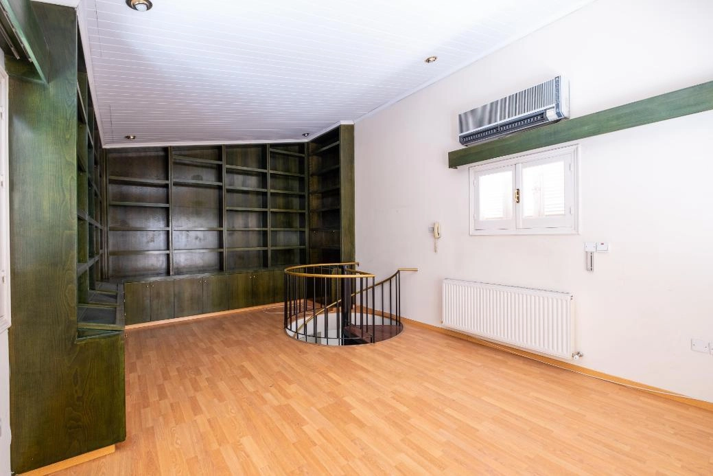 445m² Building for Sale in Agios Dometios, Nicosia District