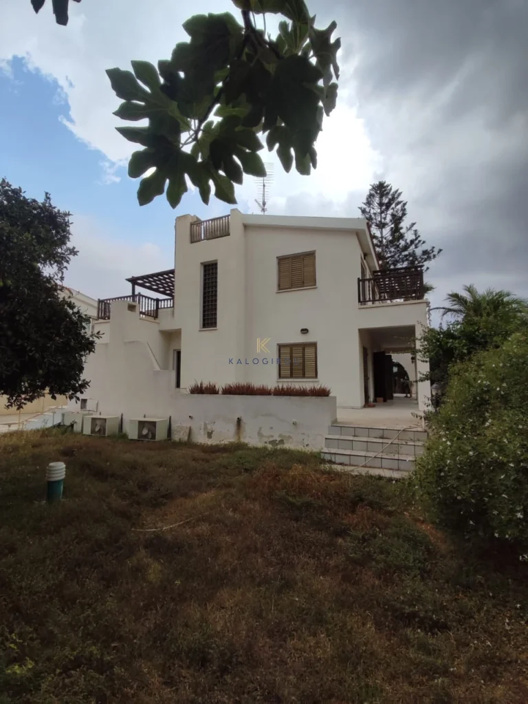 Cheap Houses and Villas for Sale Larnaca up to 700000 euro