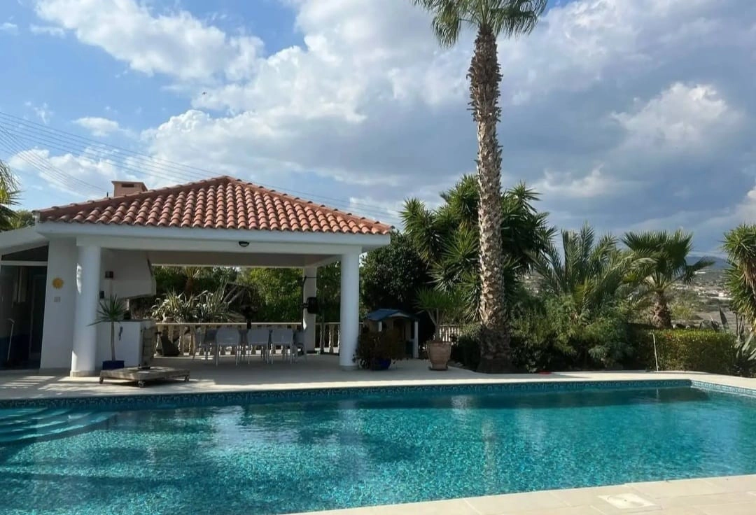 4 Bedroom House for Sale in Pyrgos Lemesou, Limassol District