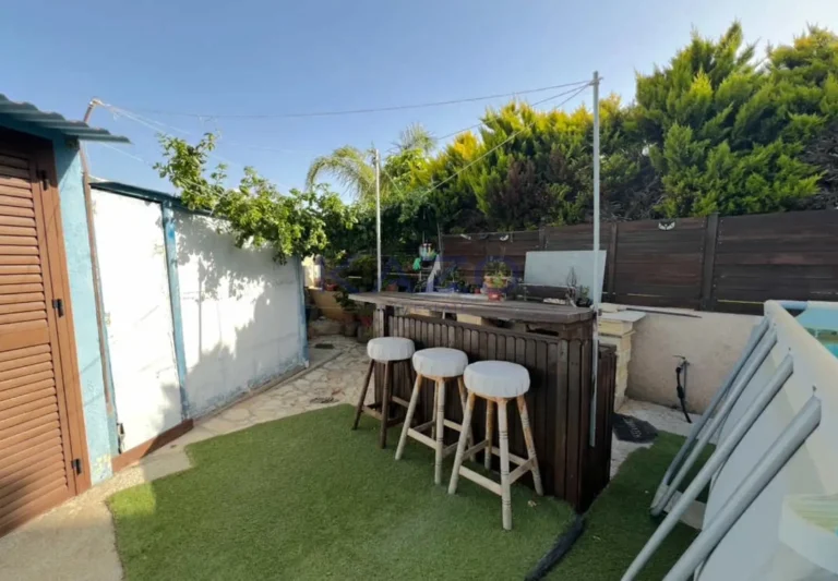 5 Bedroom House for Sale in Episkopi, Limassol District