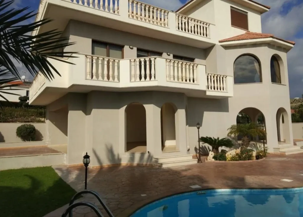 5 Bedroom House for Sale in Limassol – Agios Athanasios