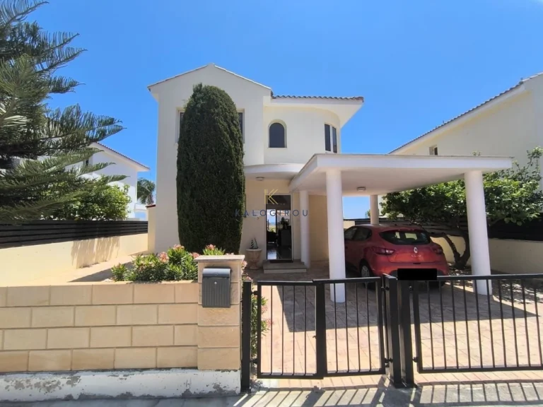 3 Bedroom House for Sale in Pervolia Larnacas