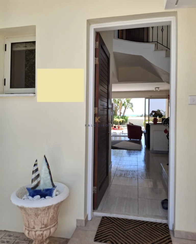 3 Bedroom House for Sale in Pervolia Larnacas