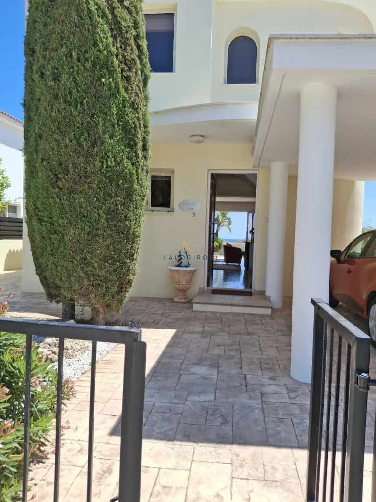 3 Bedroom House for Sale in Pervolia Larnacas