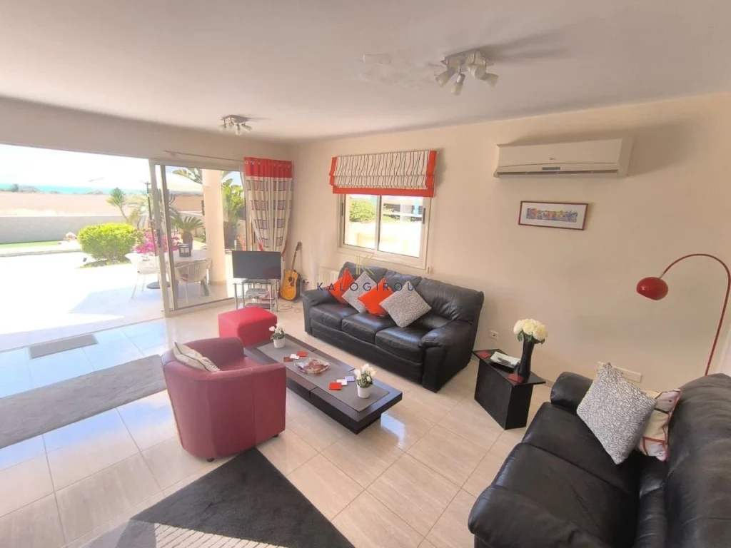 3 Bedroom House for Sale in Pervolia Larnacas