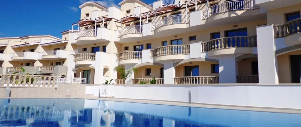 3 Bedroom Apartment for Sale in Paphos – Universal