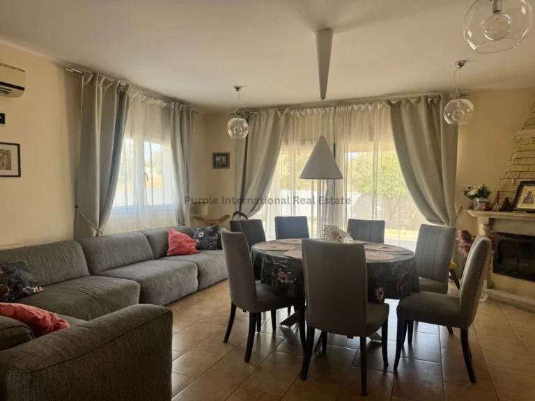 4 Bedroom House for Sale in Pyrgos Lemesou, Limassol District