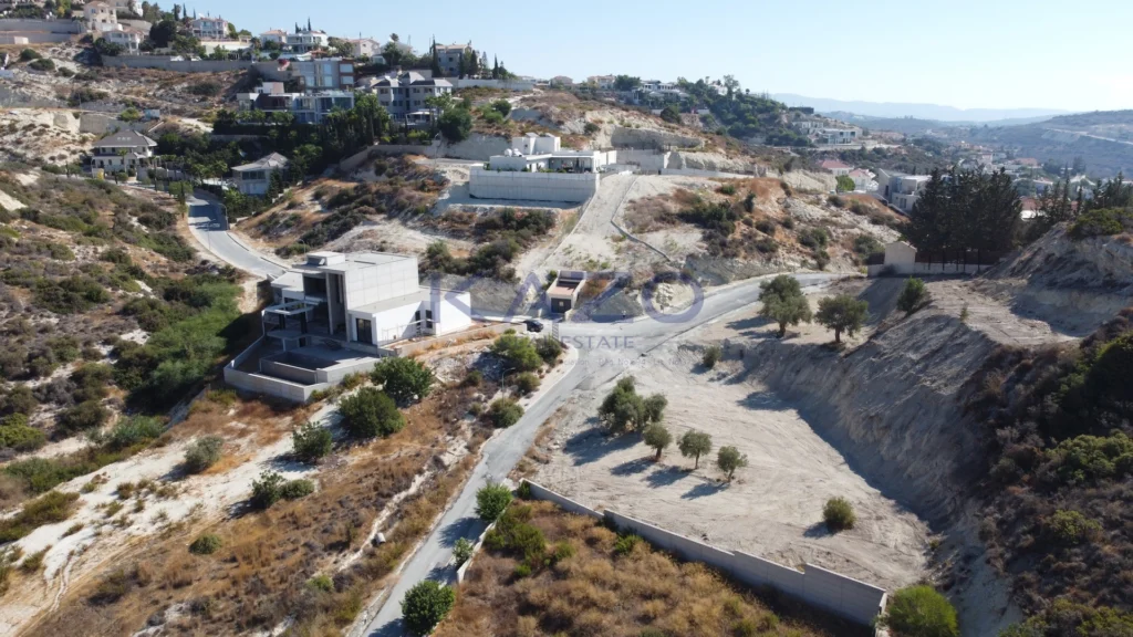 3,153m² Plot for Sale in Agios Tychonas, Limassol District