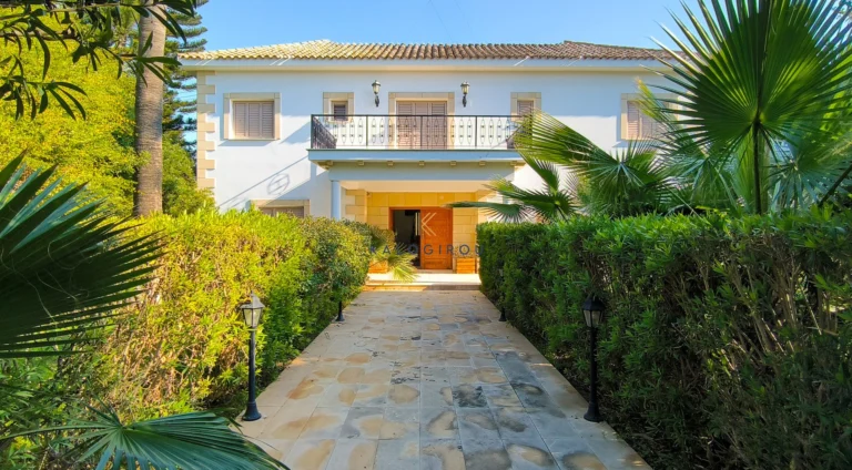 5 Bedroom House for Sale in Aradippou, Larnaca District