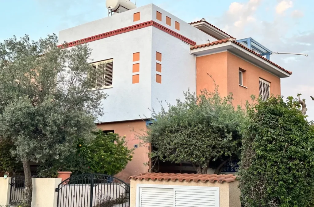 3 Bedroom House for Sale in Paphos – Universal