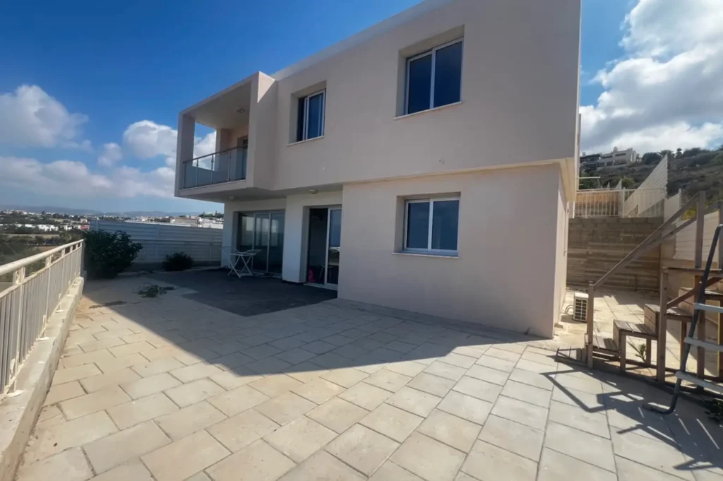 3 Bedroom House for Sale in Chlorakas, Paphos District