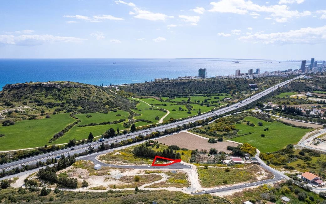 1,332m² Plot for Sale in Agios Tychonas, Limassol District