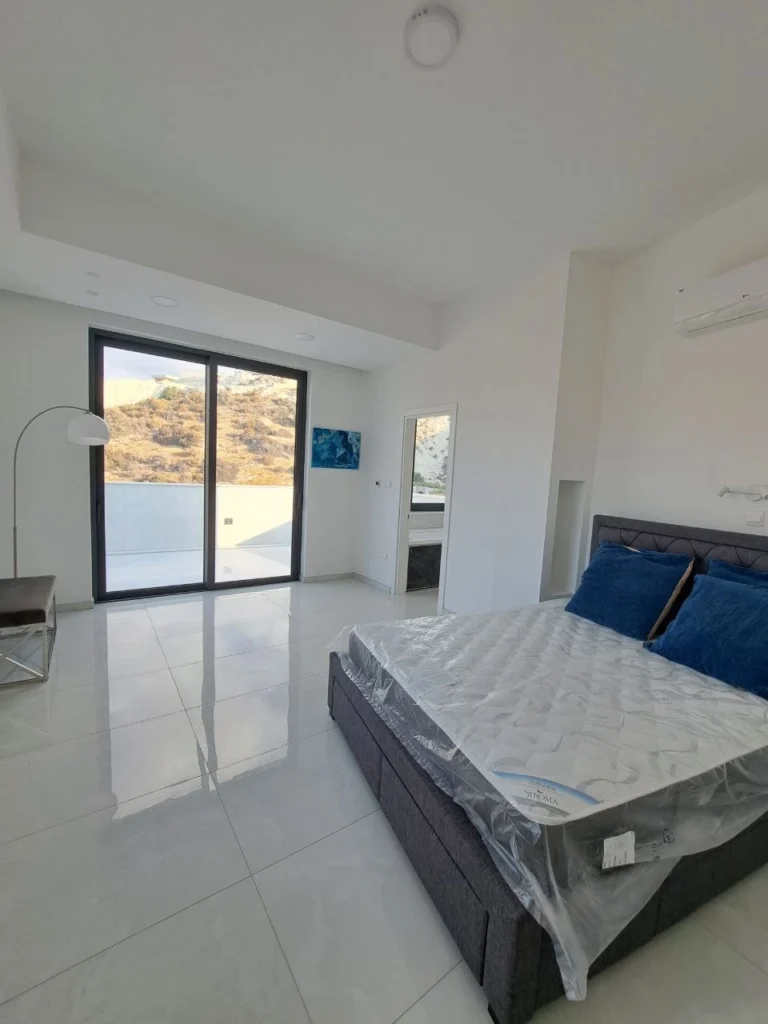 4 Bedroom House for Rent in Agios Tychonas, Limassol District