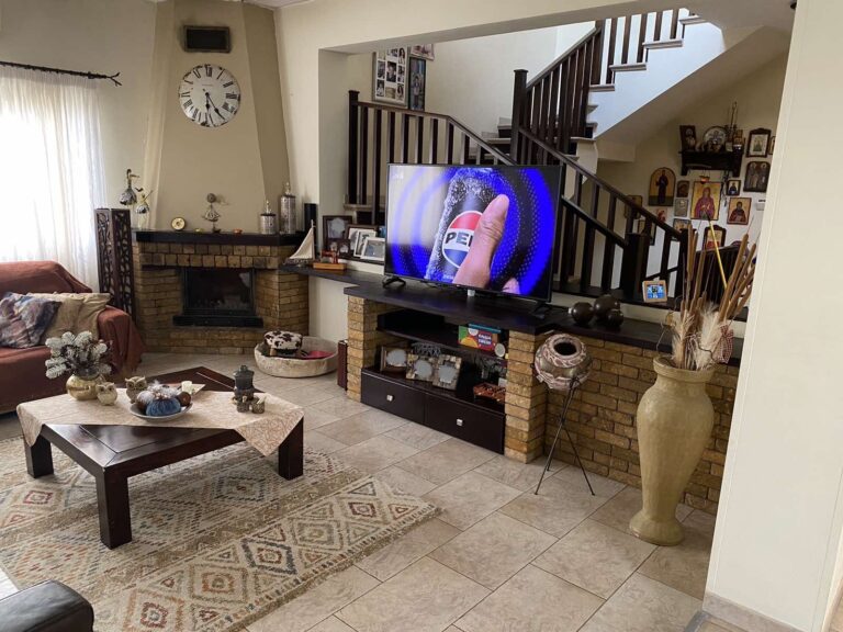 4 Bedroom House for Sale in Xylotymvou, Larnaca District