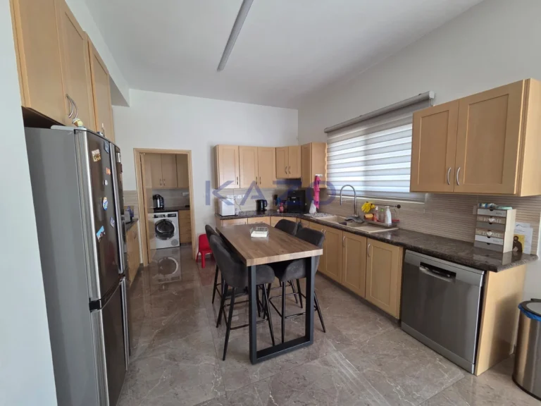 4 Bedroom House for Sale in Trachoni Lemesou, Limassol District