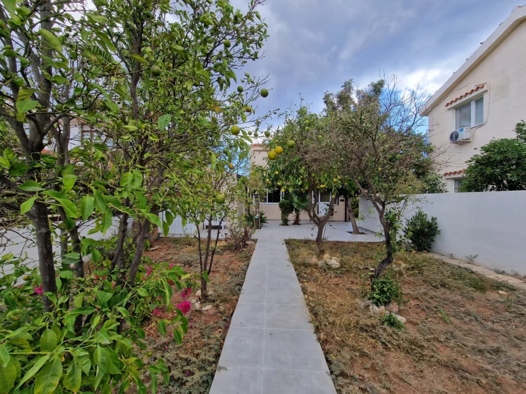 4 Bedroom House for Sale in Oroklini, Larnaca District