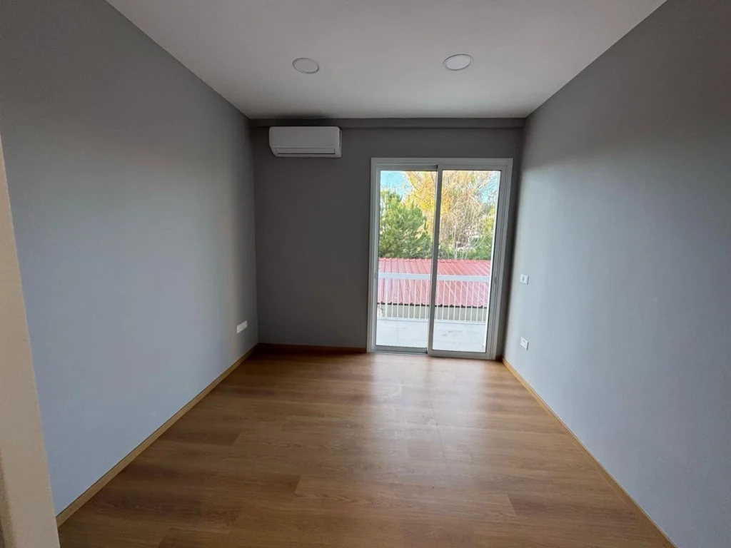 400m² Office for Rent in Limassol District