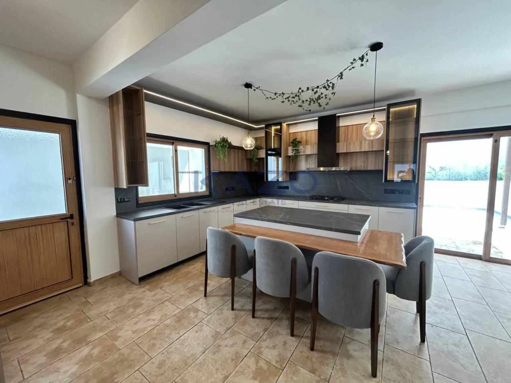 4 Bedroom House for Sale in Engomi, Nicosia District