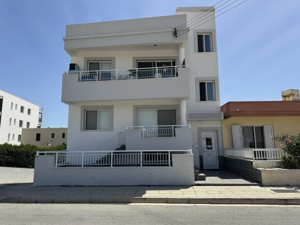 288m² Commercial for Sale in Geroskipou, Paphos District