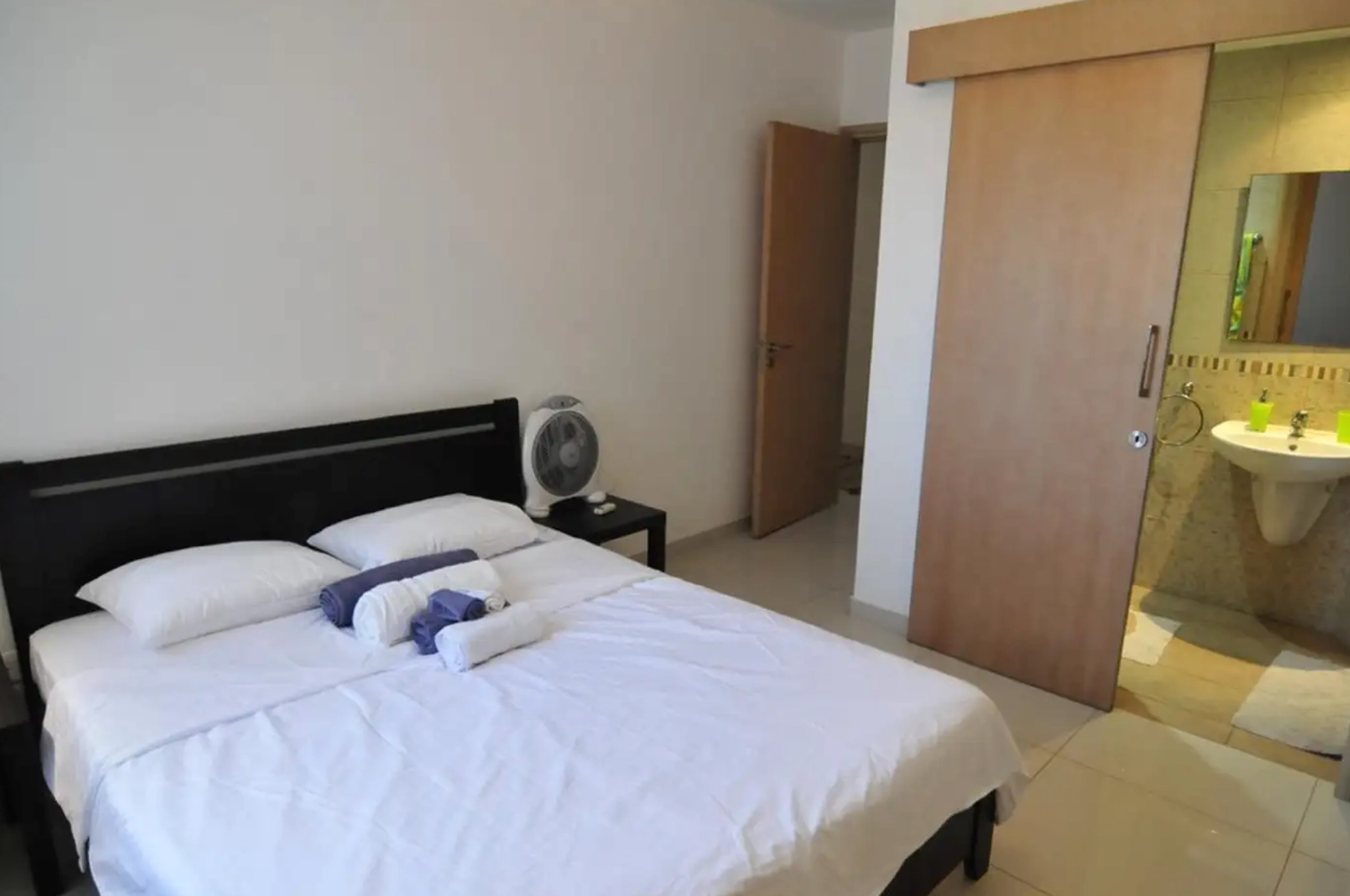 2 Bedroom Apartment for Rent in Larnaca – Finikoudes