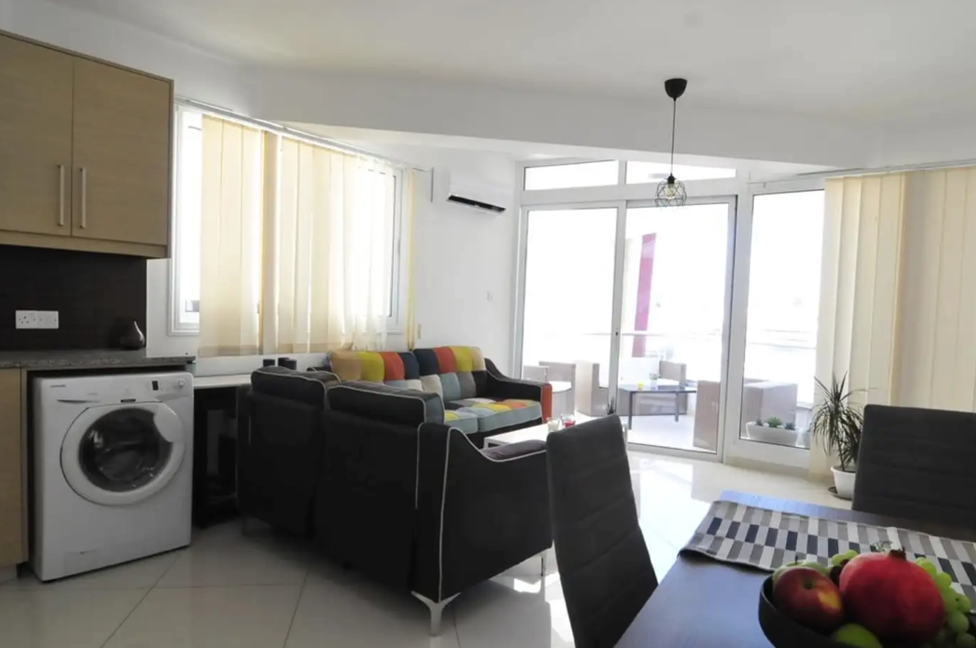 2 Bedroom Apartment for Rent in Larnaca – Finikoudes