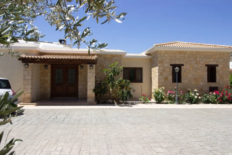 4 Bedroom House for Sale in Episkopi, Paphos District