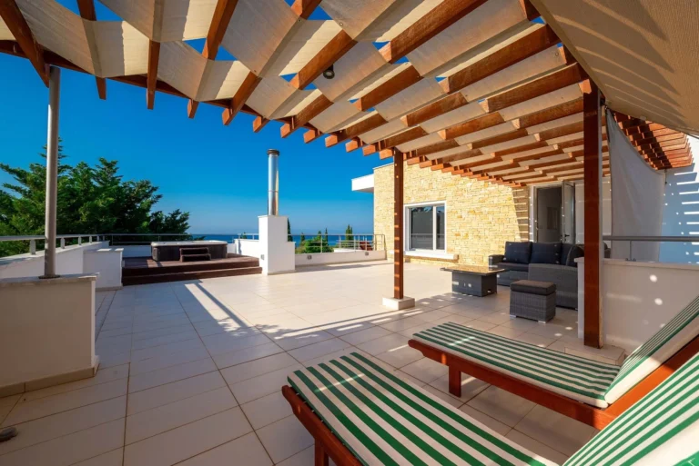 5 Bedroom House for Sale in Latchi (Lakki / Latsi), Paphos District