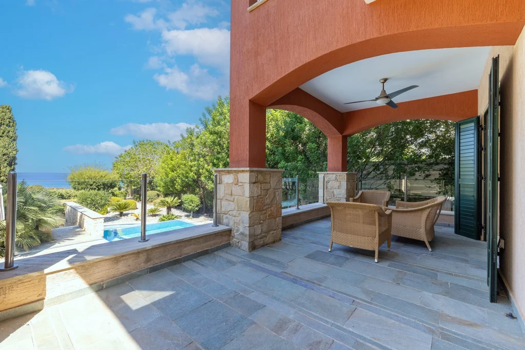 5 Bedroom House for Sale in Neo Chorio Pafou, Paphos District