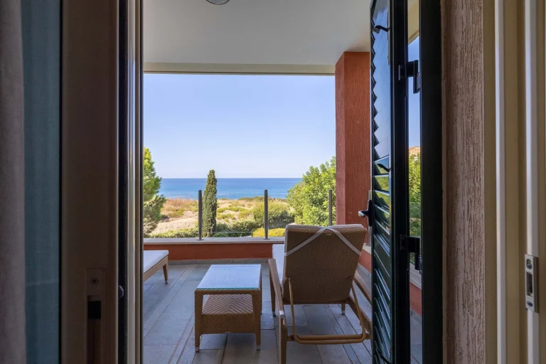 5 Bedroom House for Sale in Neo Chorio Pafou, Paphos District