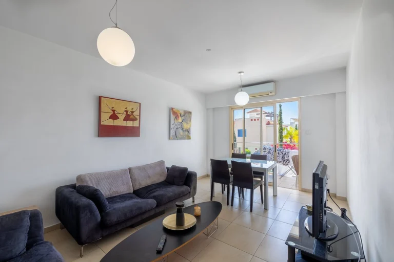 2 Bedroom Apartment for Sale in Paphos – Universal