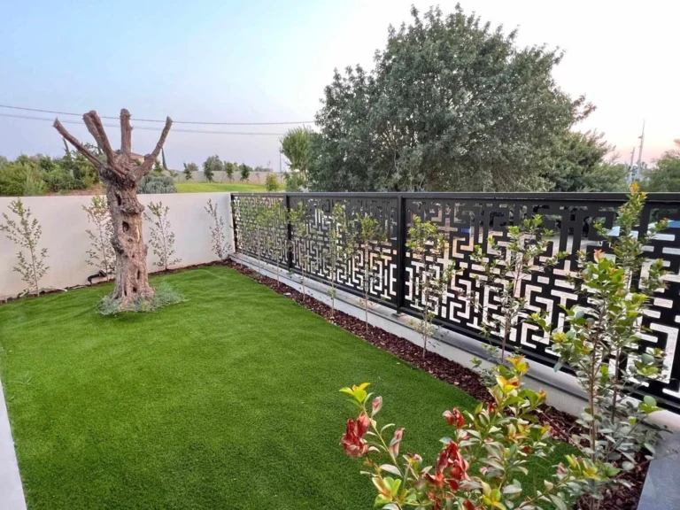 6+ Bedroom House for Sale in Latsia, Nicosia District