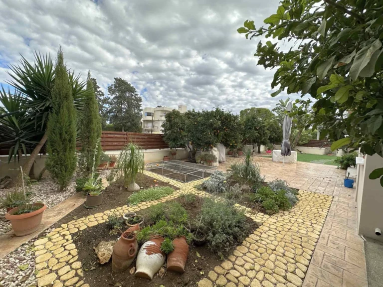 4 Bedroom House for Sale in Agios Nikolaos, Larnaca District