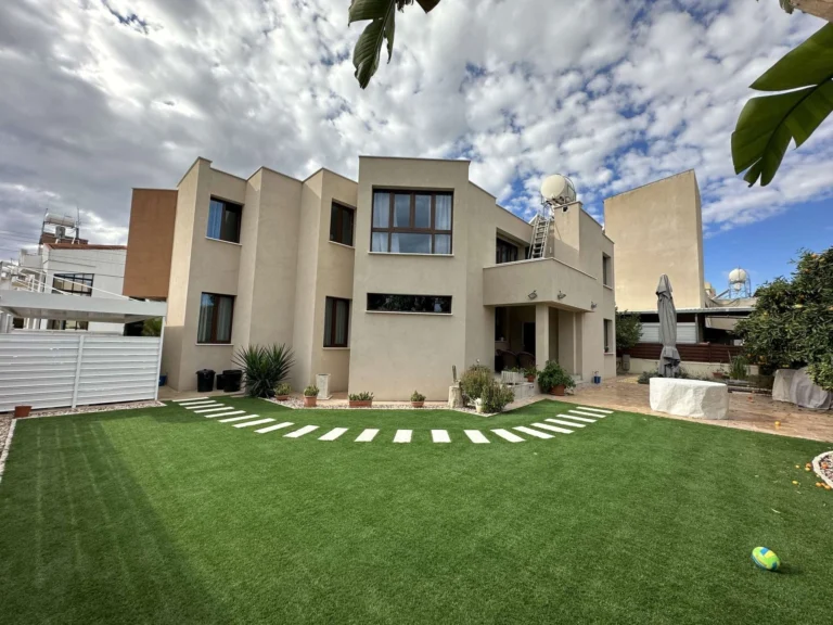 4 Bedroom House for Sale in Agios Nikolaos, Larnaca District